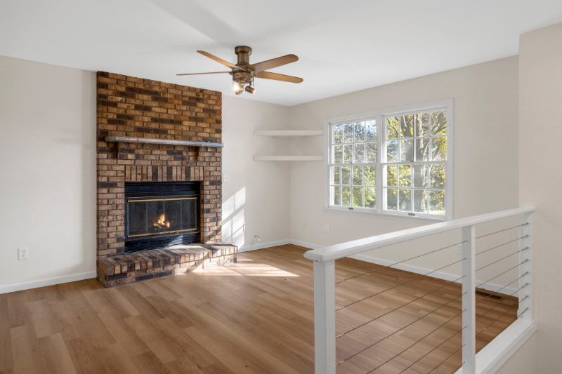 1755 Fountainbleu Dr - Photo 5 of 16