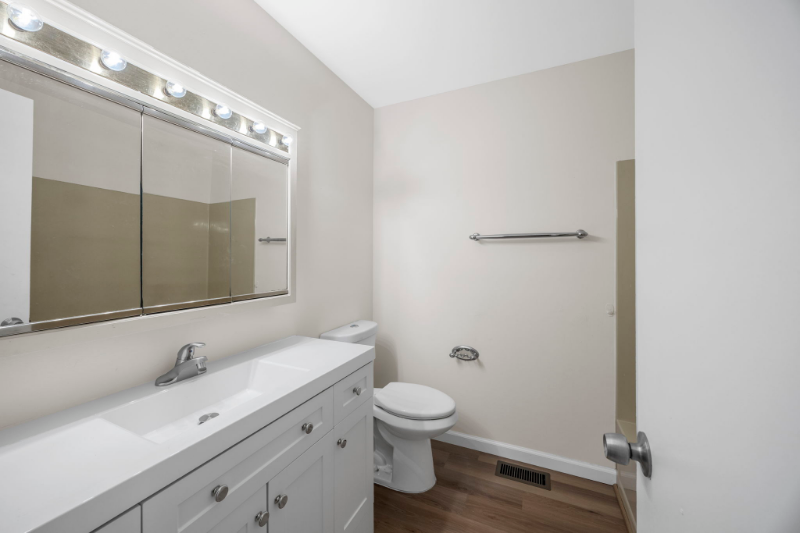 1755 Fountainbleu Dr - Photo 7 of 16