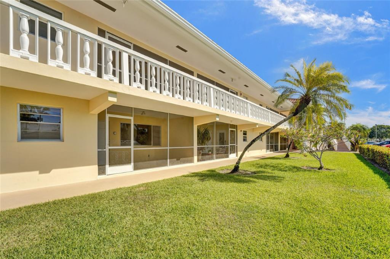 2121 Ne 68th St #109 - Photo 2 of 3