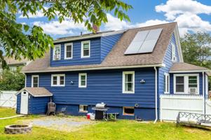 featured image of 29 1/2 Mountain St #3