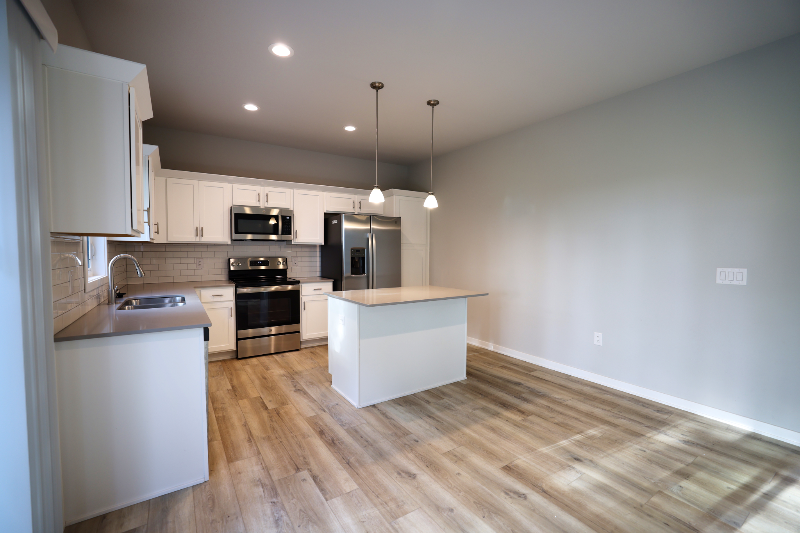 4728 167th Street - Photo 5 of 20