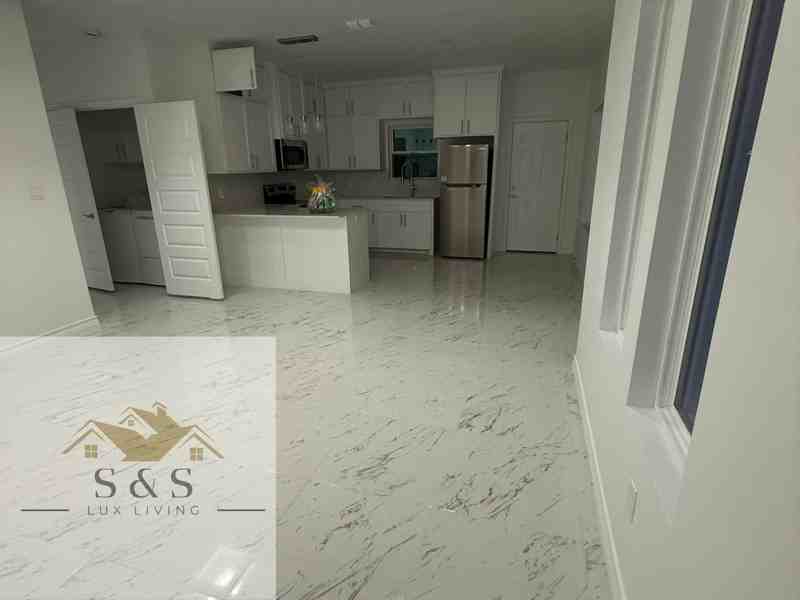 11306 N 24th St #2 - Photo 2 of 20