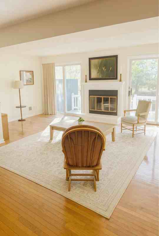 385 Summerhaven Drive North - Photo 2 of 3