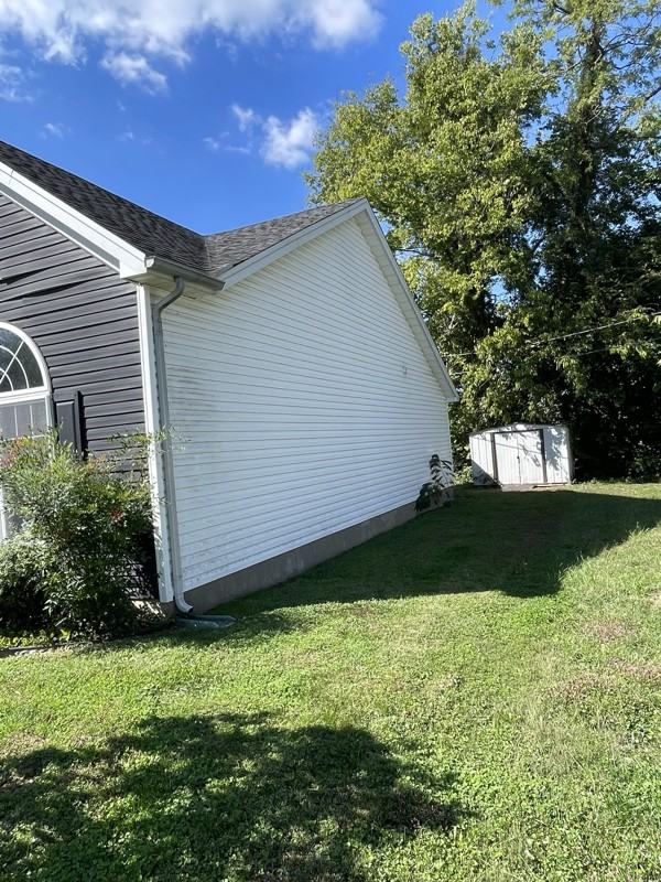 601 Colonial Ct - Photo 2 of 13