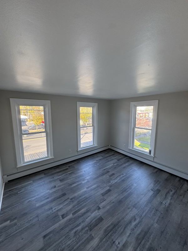 315 W Broadway #3UPSTAIRS - Photo 6 of 8