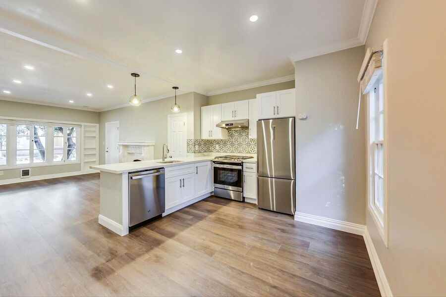 297 Macarthur Boulevard #B - Photo 4 of 24