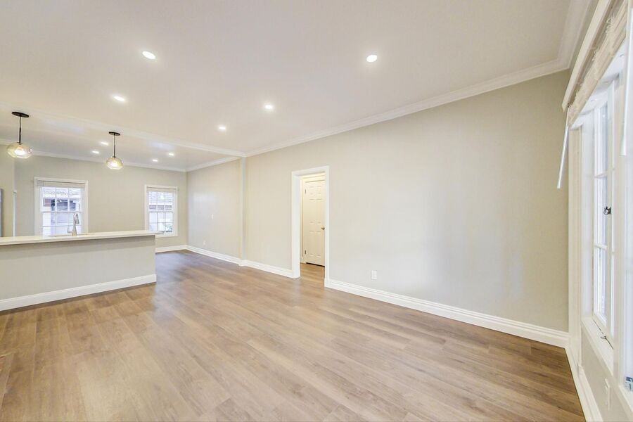 297 Macarthur Boulevard #B - Photo 5 of 24