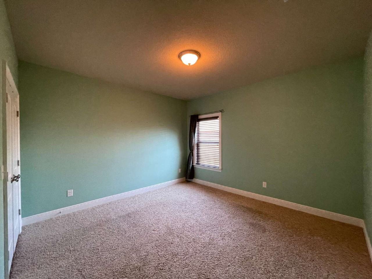 5010 Maggie Ln - Photo 5 of 26