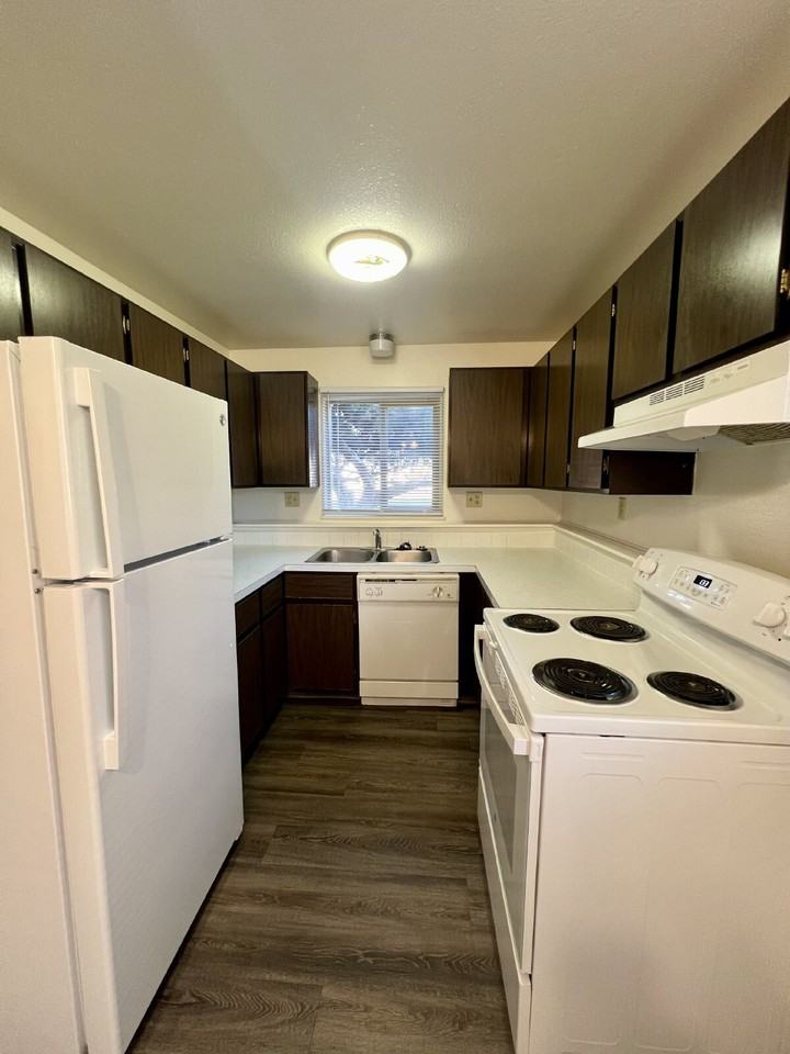 1519 Oxford Drive - Photo 5 of 14