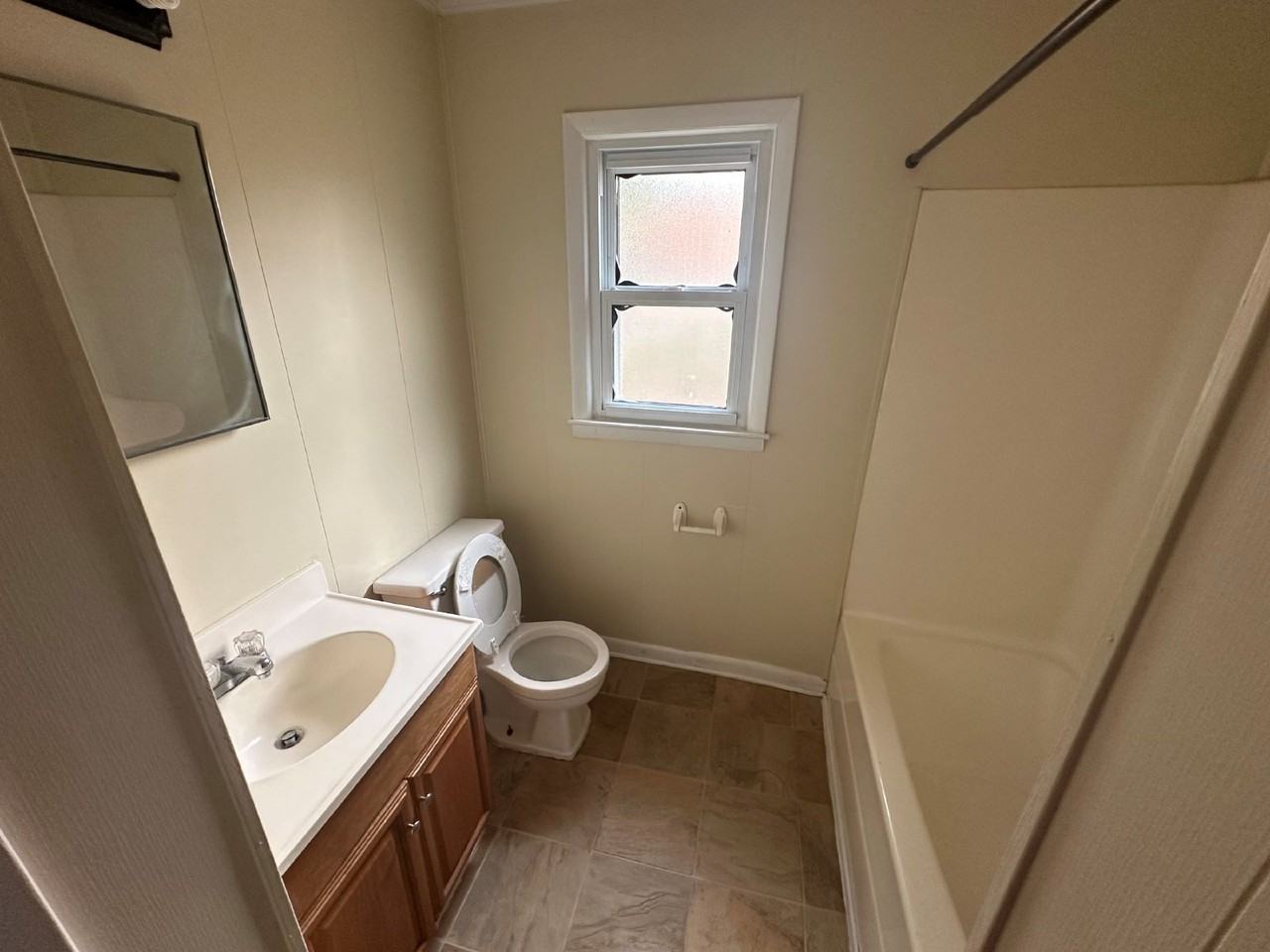 605 Azalea St - Photo 7 of 9