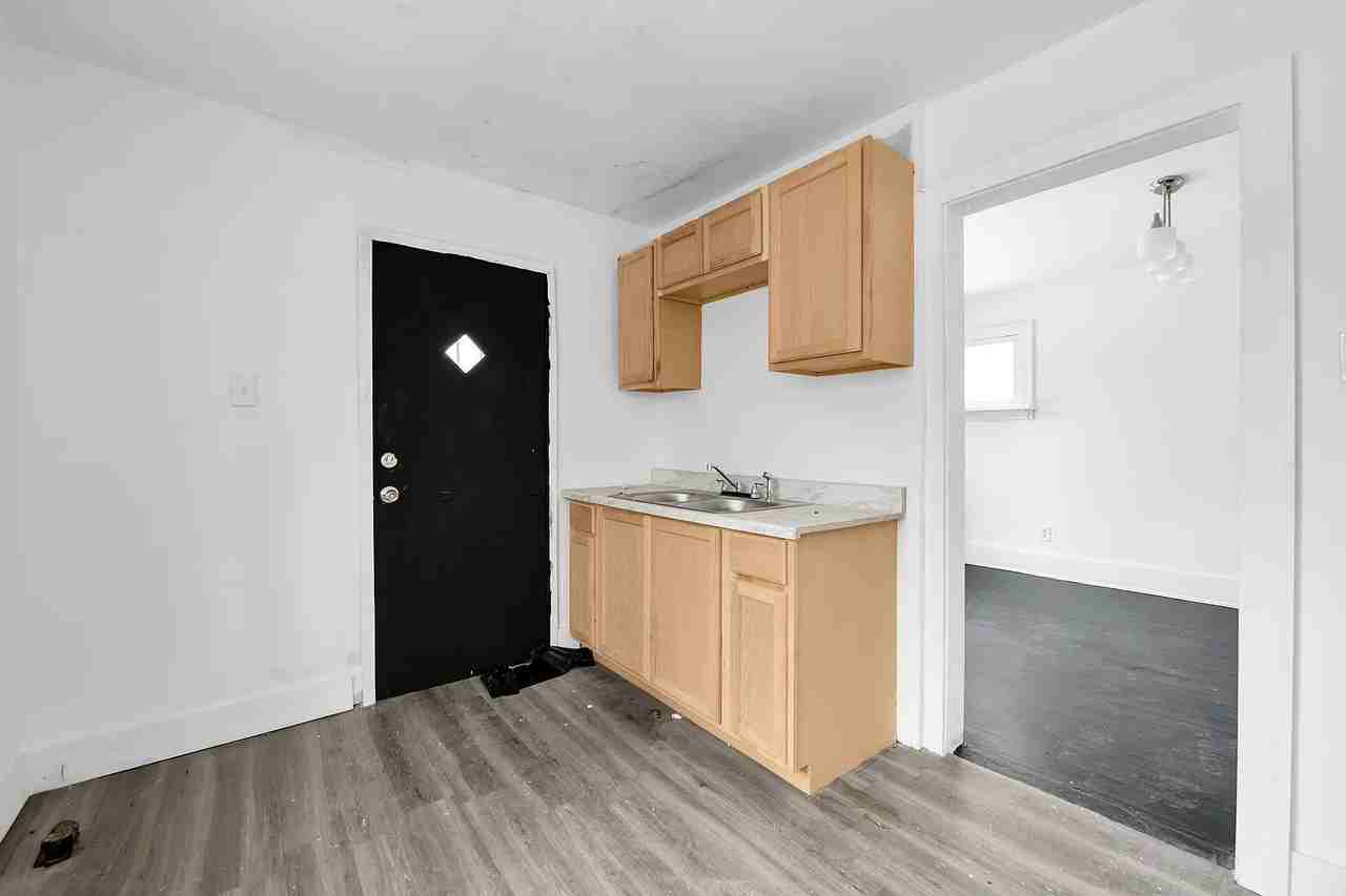 15906 Alden St - Photo 6 of 16