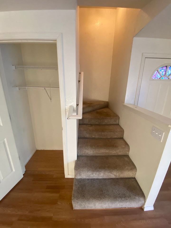 700 Northeast Johnson Street - Photo 6 of 13