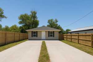 featured image of 148 Claire Ave #B