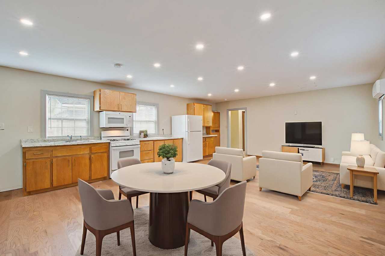 198 Nassau Street - Photo 2 of 22