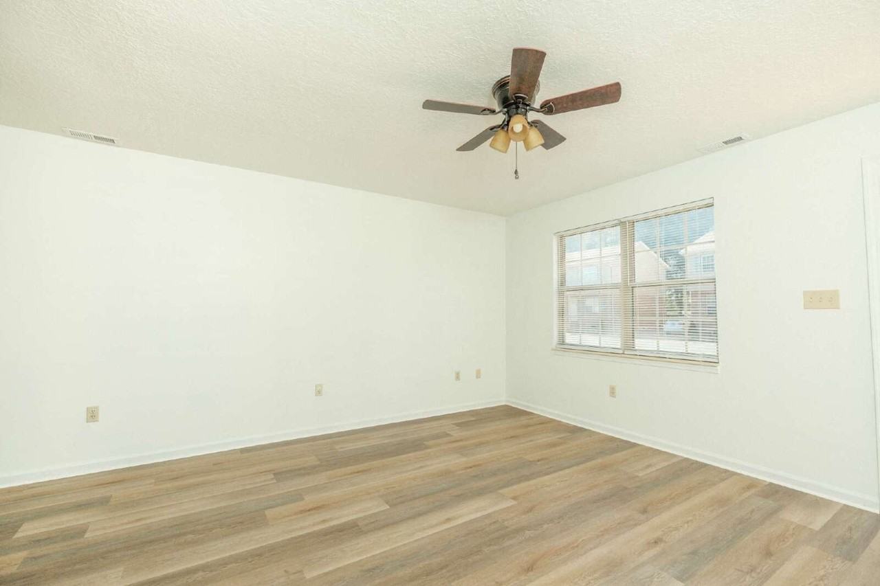 587 Baker Rd - Photo 4 of 9