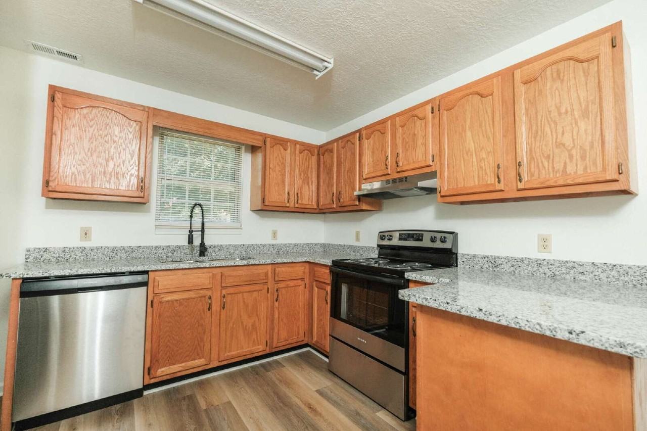 587 Baker Rd - Photo 5 of 9