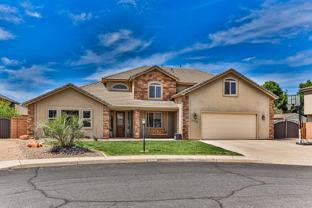 2570 S Sycamore Cir - Photo 1 of 1