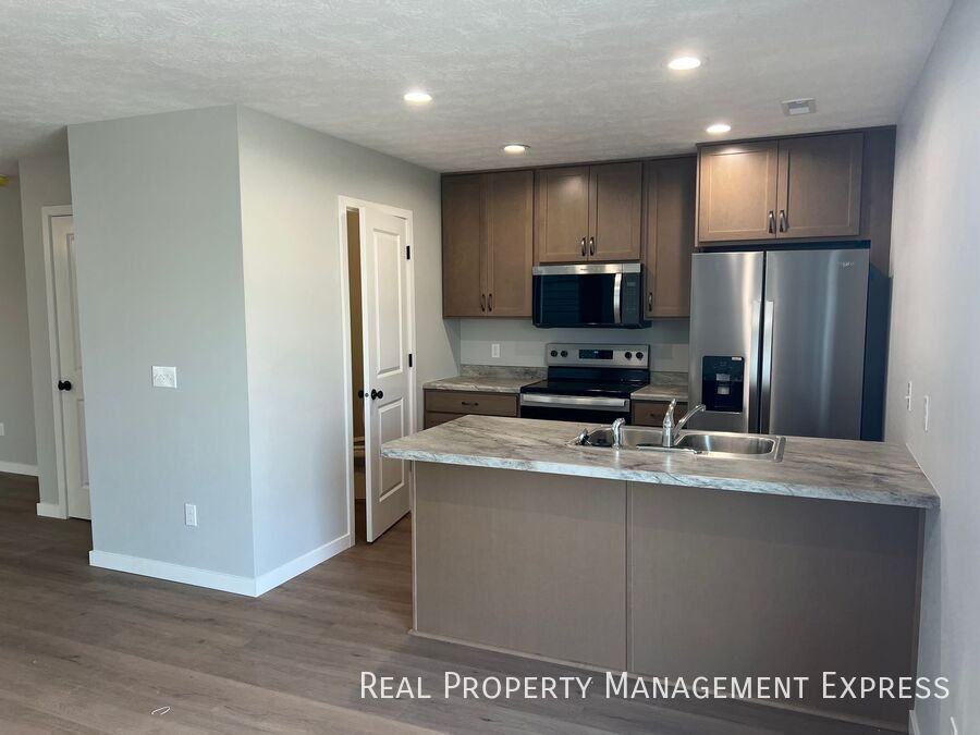 9666 W Tunis Dr - Photo 2 of 27