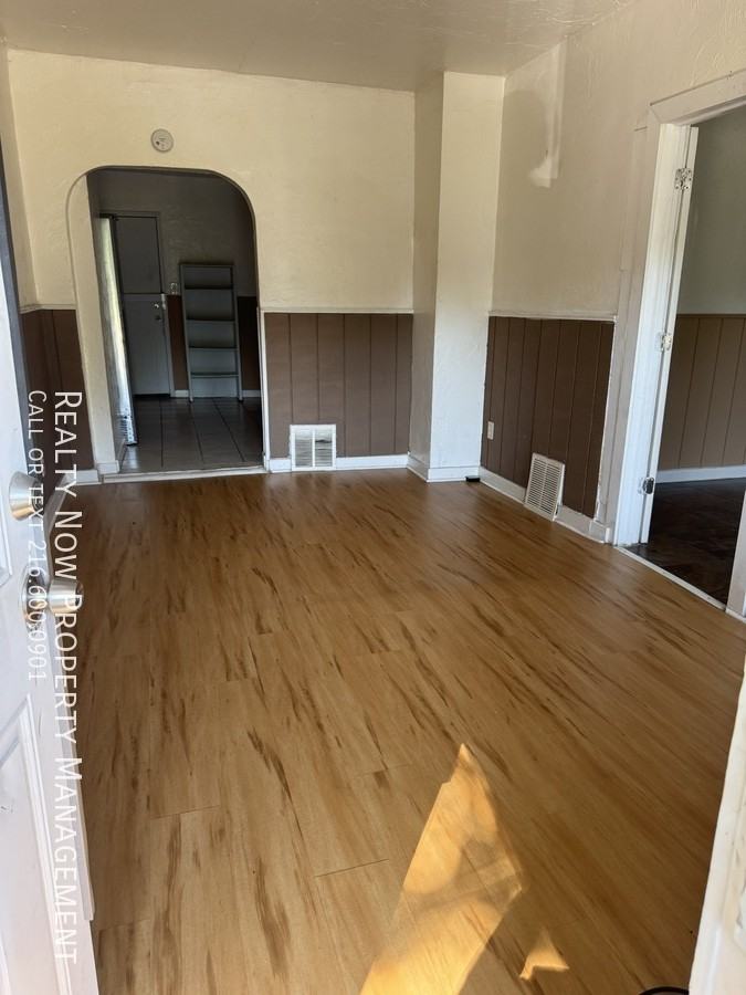 3356 W 33rd St #1 - Photo 2 of 4