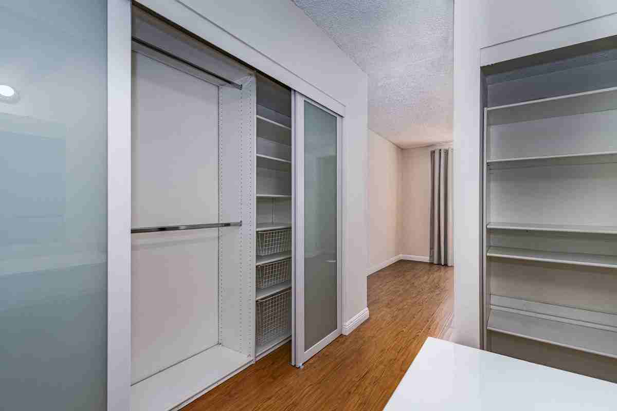 355 S Madison Ave - Photo 5 of 15