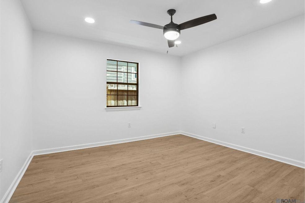 1915 Tennessee Street - Photo 5 of 15