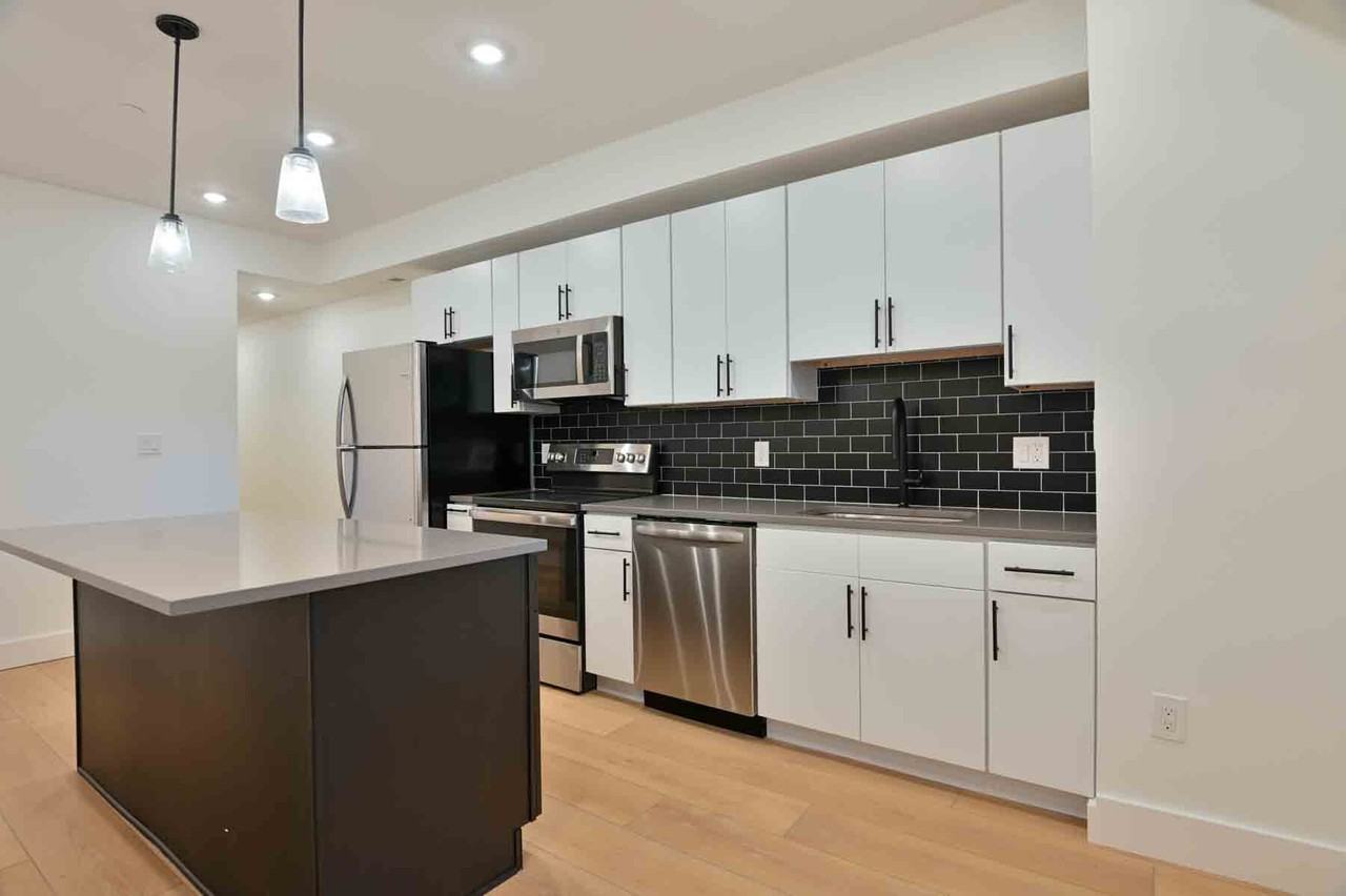 2641 4th St Ne #1 - Photo 2 of 35