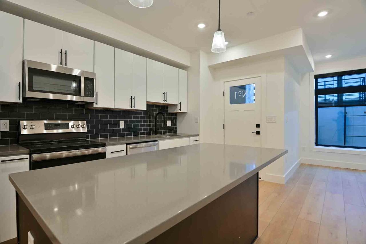 2641 4th St Ne #1 - Photo 4 of 35