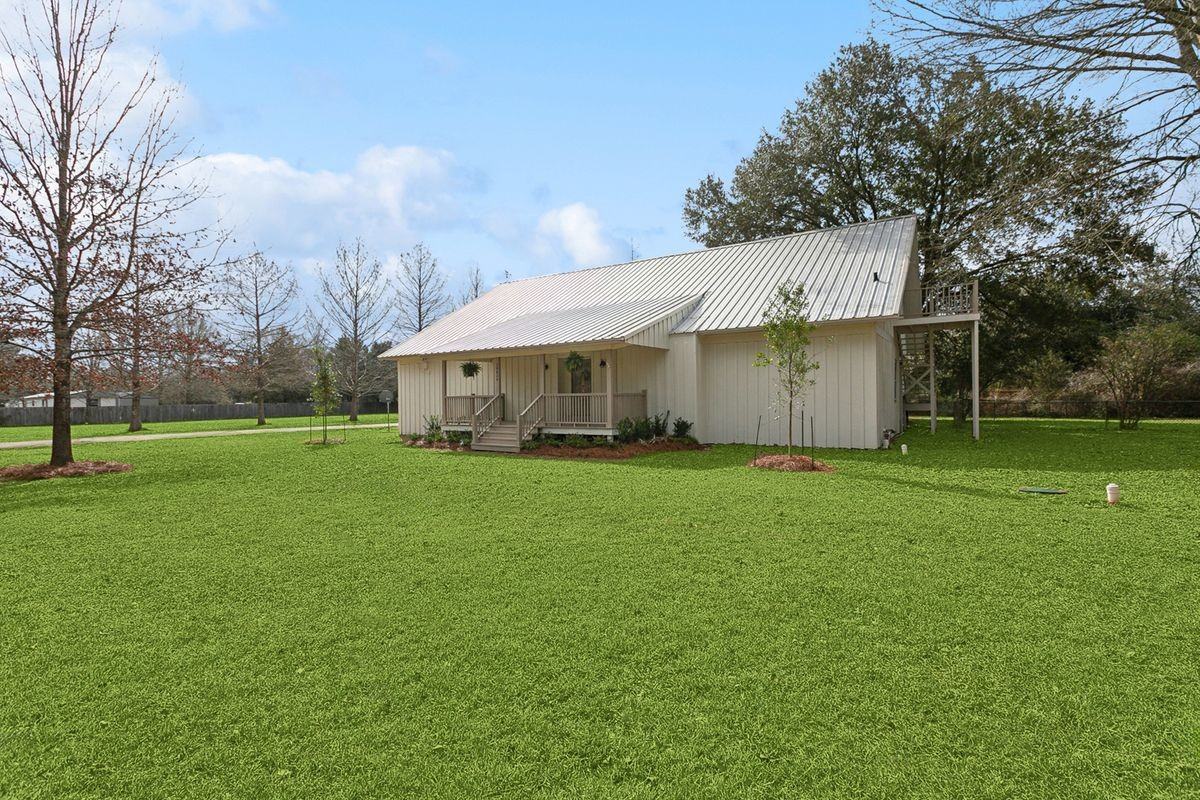 10834 Cloverleaf Dr - Photo 2 of 23