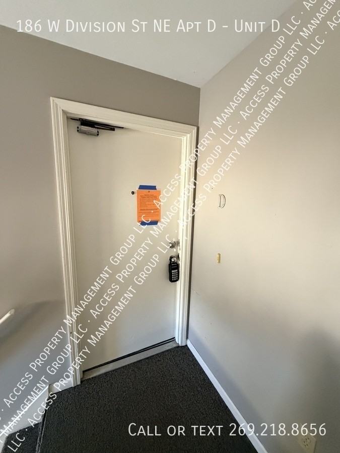 186 West Division Street Northeast #D - Photo 2 of 24