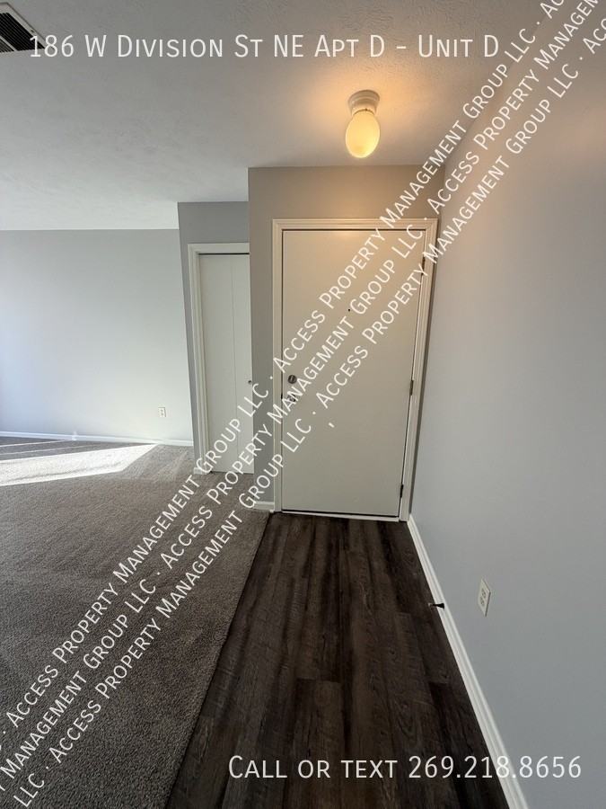 186 West Division Street Northeast #D - Photo 6 of 24