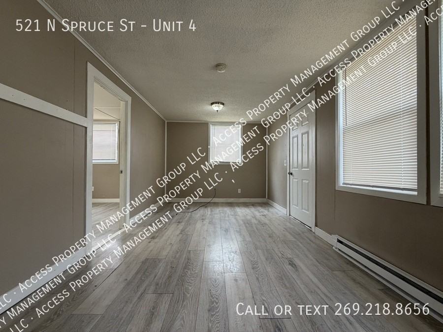 521 N Spruce St #4 - Photo 3 of 11