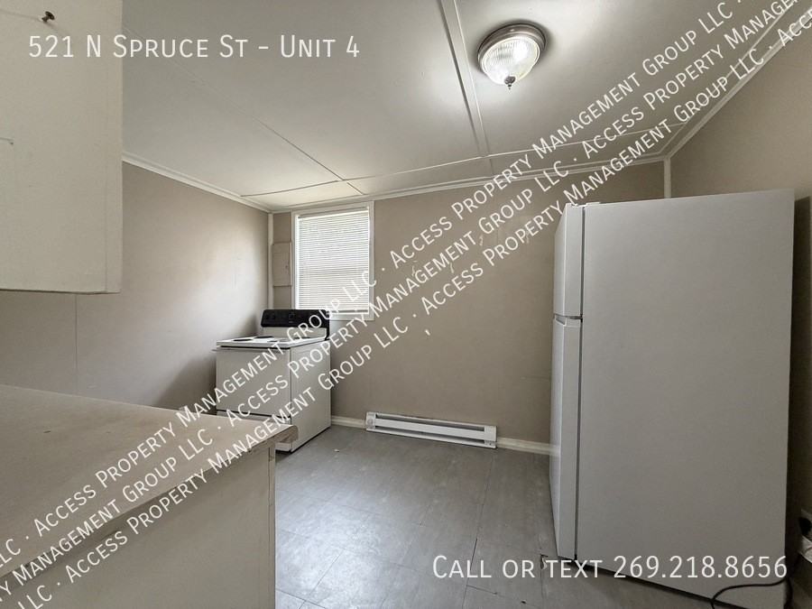 521 N Spruce St #4 - Photo 7 of 11