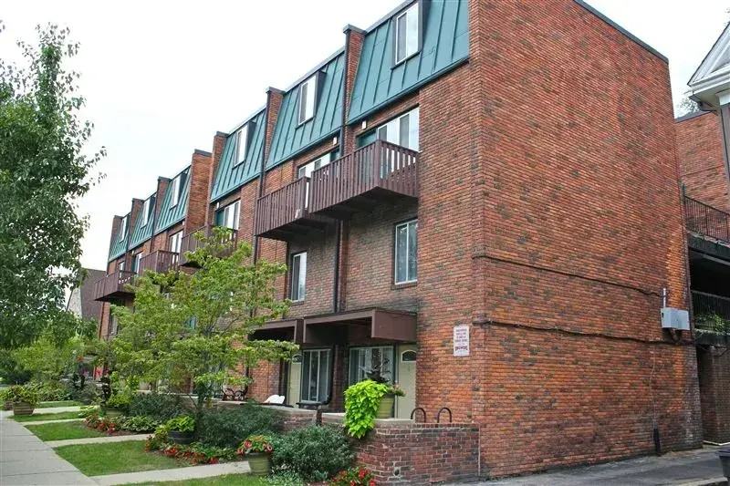 1224 Washtenaw Ct #1224-10 - Photo 4 of 12