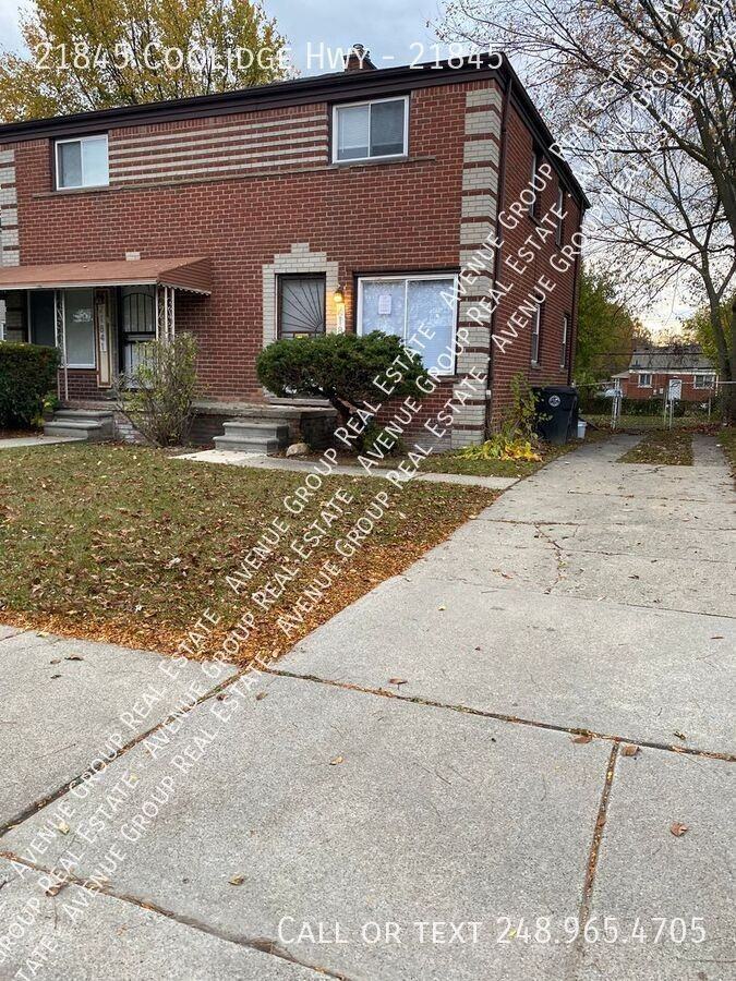 21845 Coolidge Hwy #21845 - Photo 2 of 11