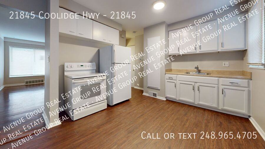 21845 Coolidge Hwy #21845 - Photo 5 of 11