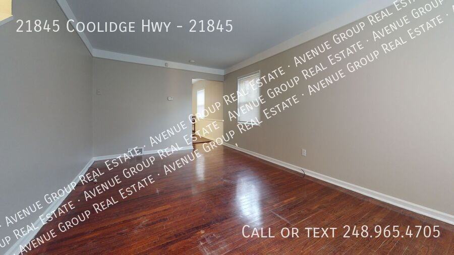 21845 Coolidge Hwy #21845 - Photo 7 of 11