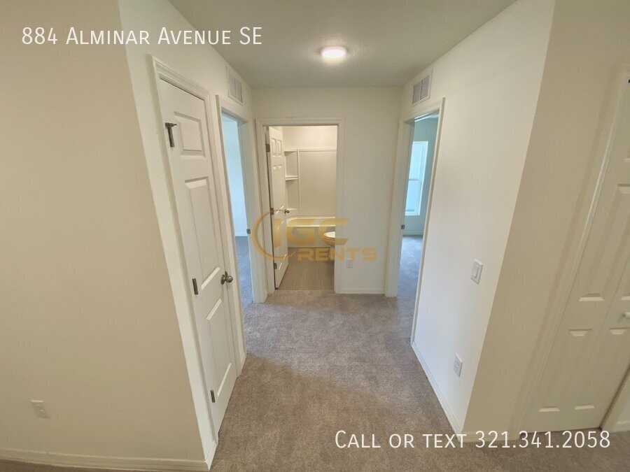 884 Alminar Ave Se - Photo 6 of 44