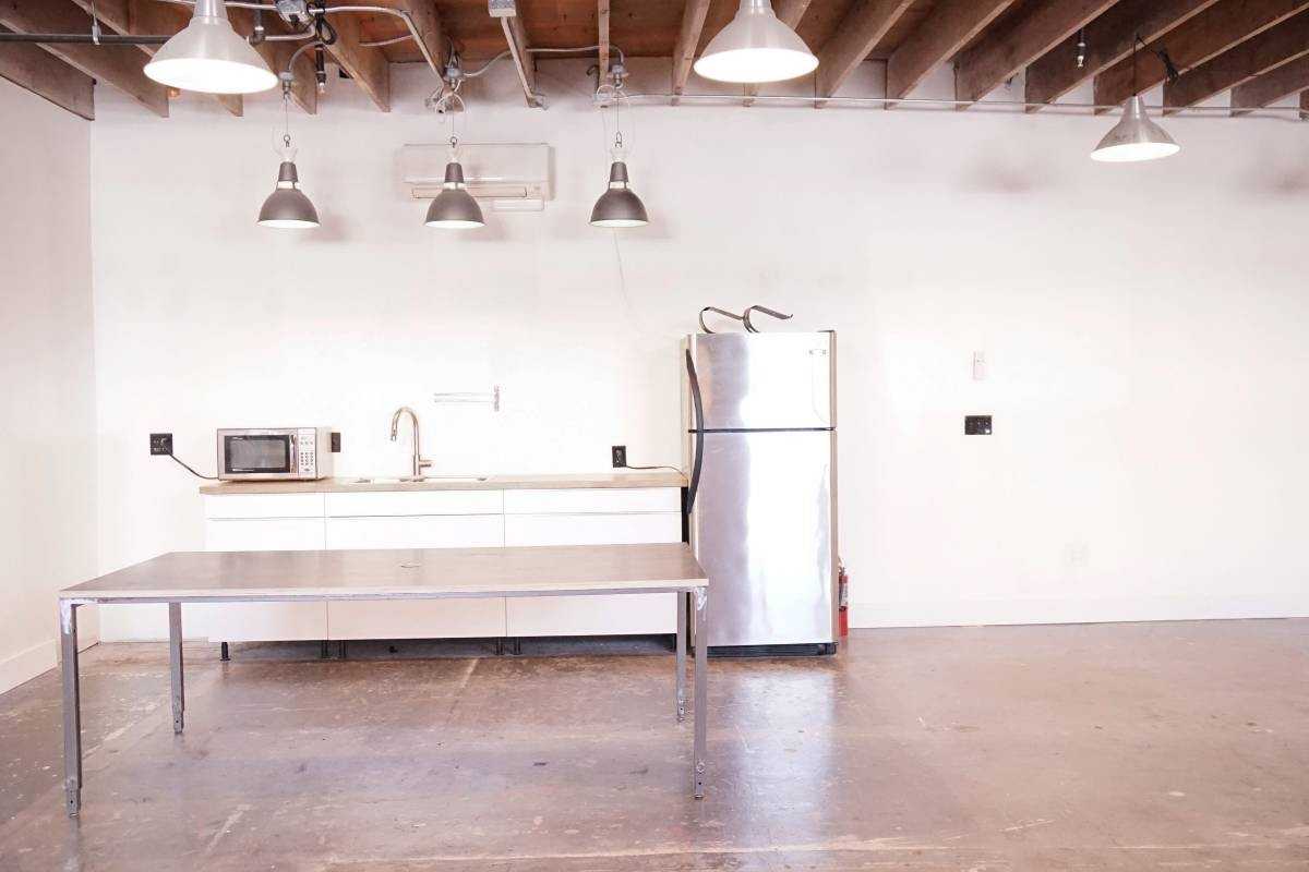 523 Se Pine St #523 - Photo 2 of 8