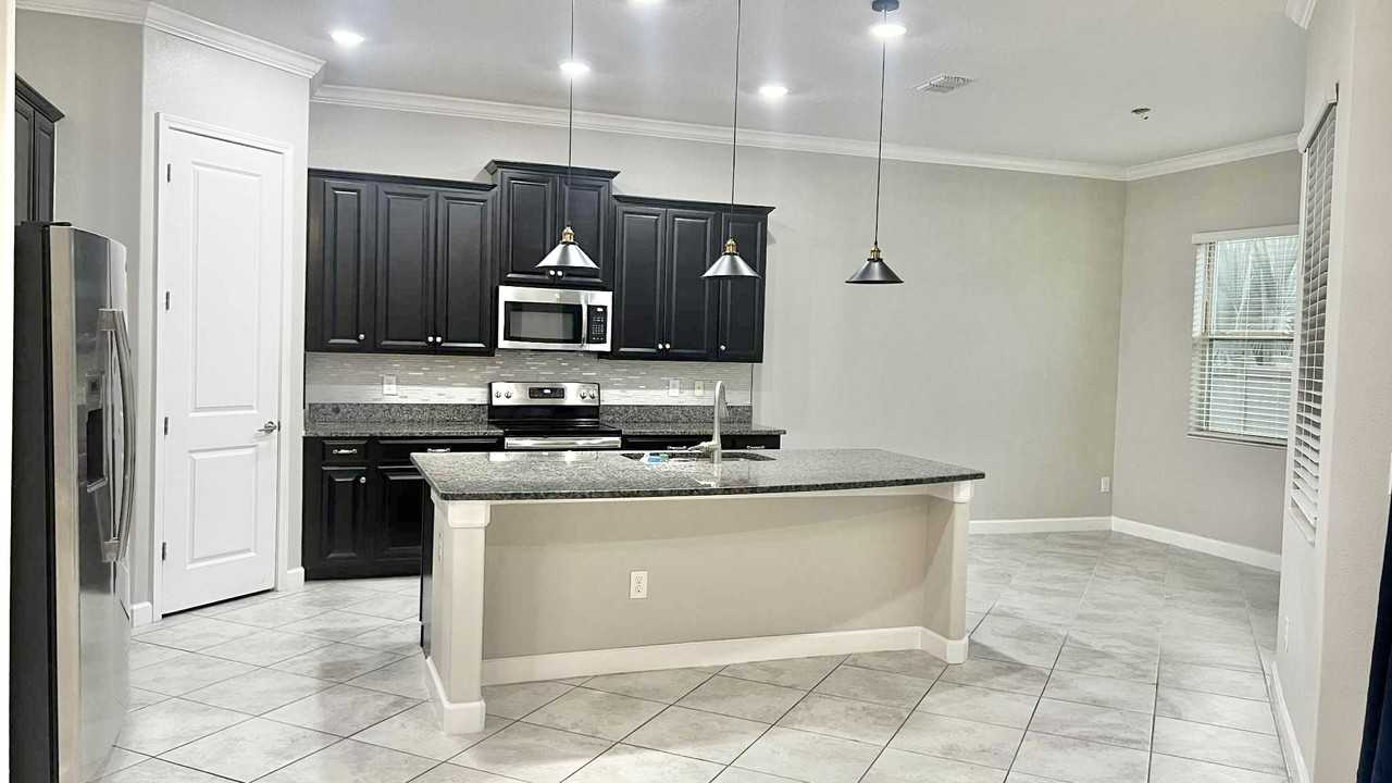 2766 Hilliard Dr #NA - Photo 5 of 27