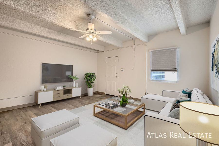 Julian Square - Photo 2 of 6