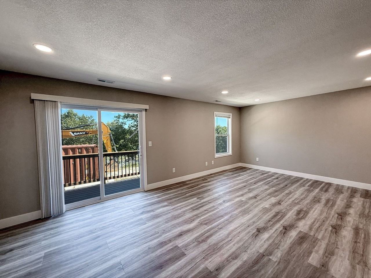 47 Crystal Springs Rd #2 - Photo 3 of 9