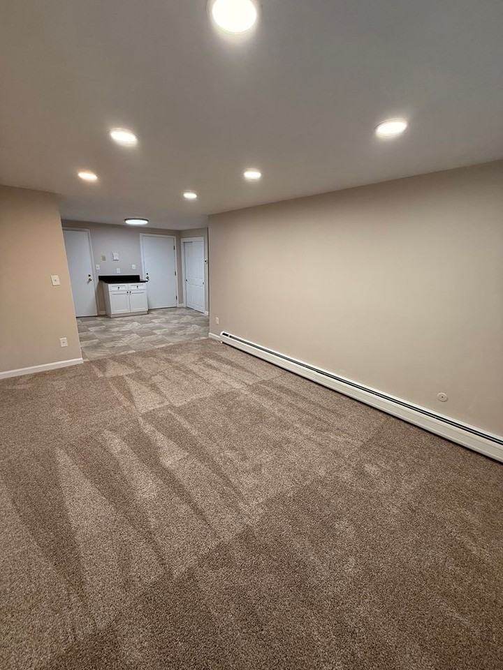 Ridgewood Apartments Gardner - Photo 5 of 8