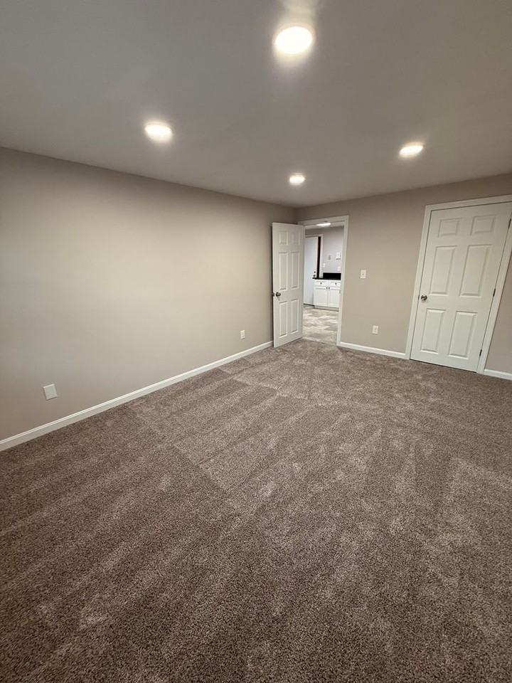 Ridgewood Apartments Gardner - Photo 7 of 8