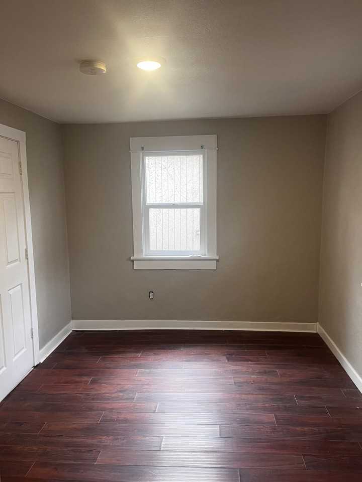 1216 Rigby Ln #NA - Photo 3 of 5
