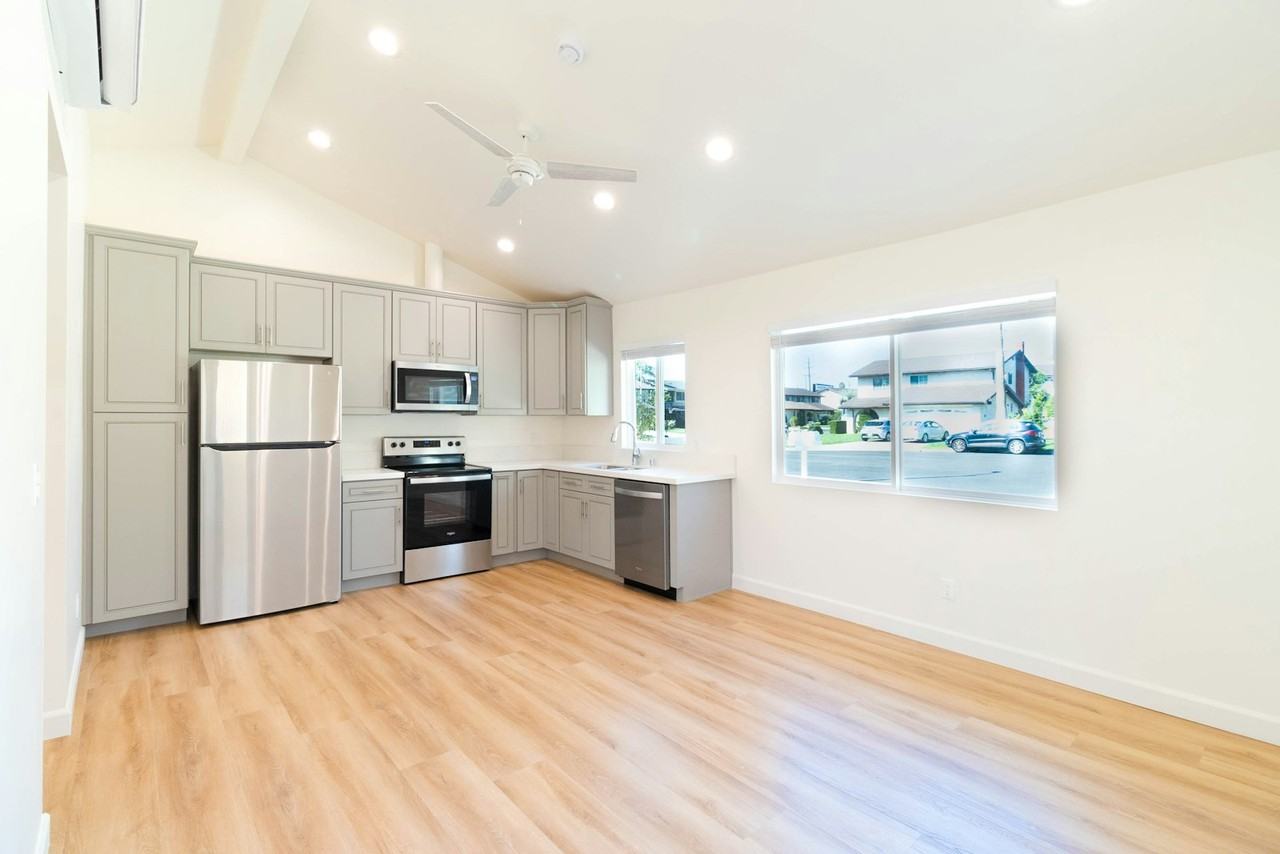 8326 Beckford Avenue - Photo 2 of 9