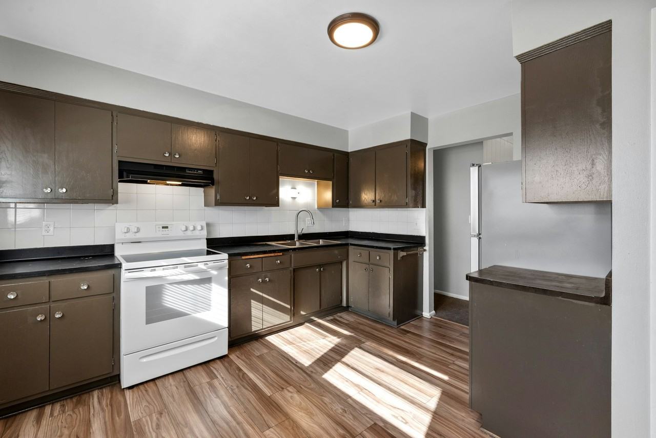 6461 North 73rd Street, Unit 6465 - Photo 7 of 12