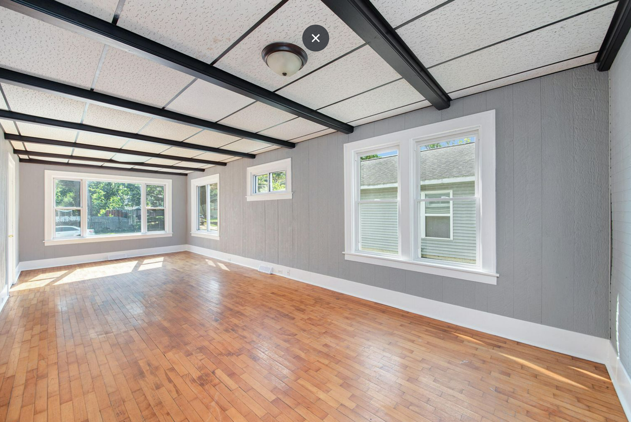 817 Dorchester Avenue Southwest - Photo 2 of 19