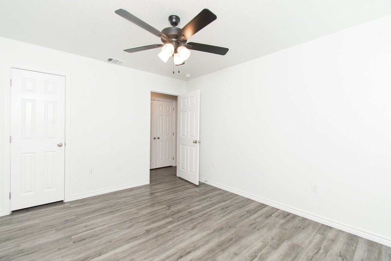 527 Lost Trail, Unit B - Photo 7 of 20