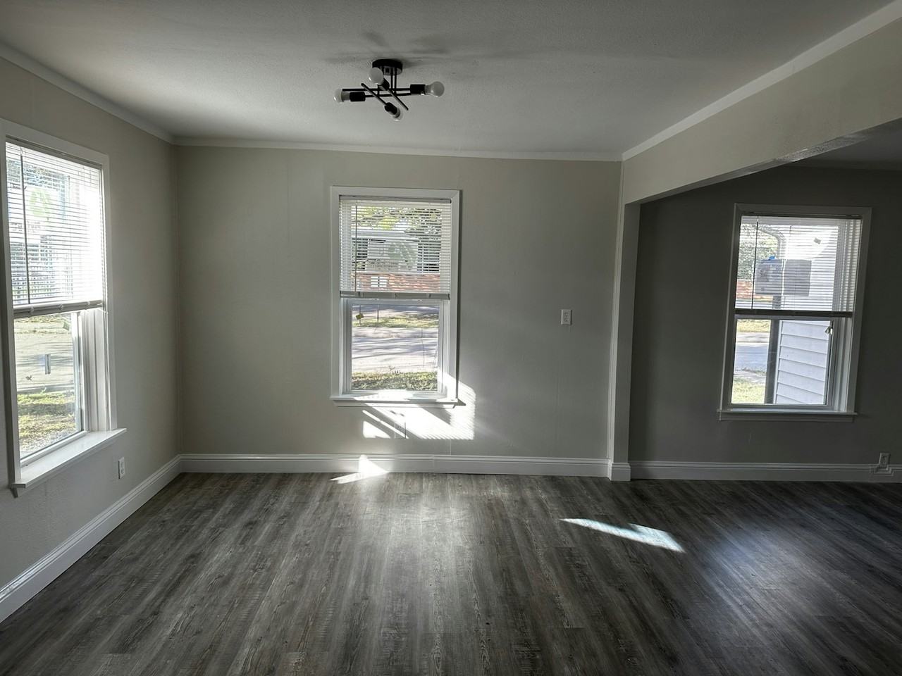 209 Pendleton Street - Photo 3 of 31