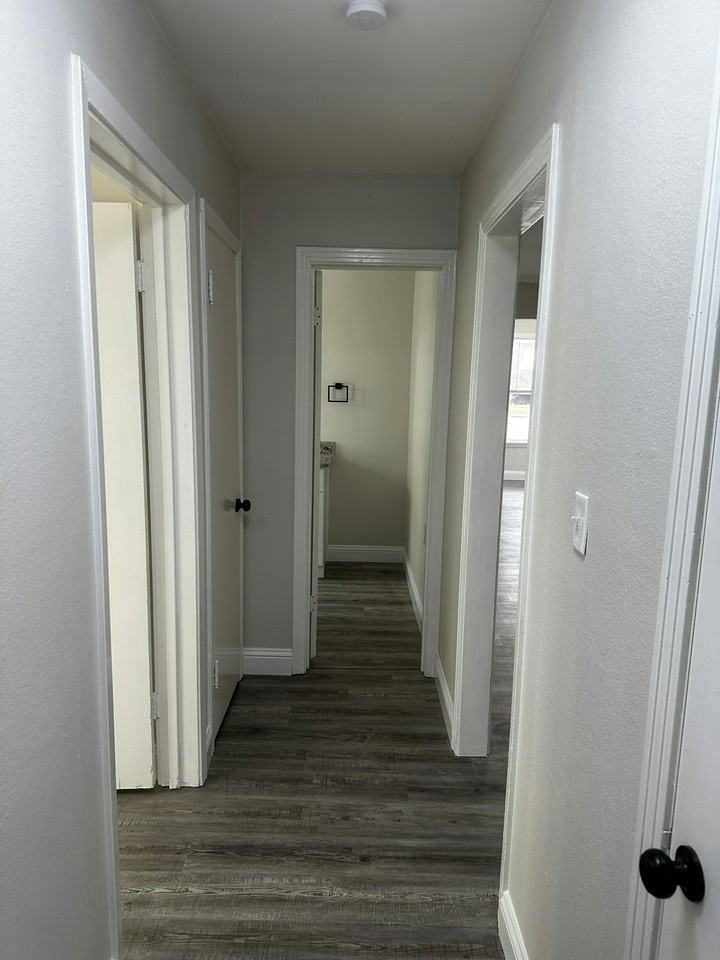 209 Pendleton Street - Photo 5 of 31